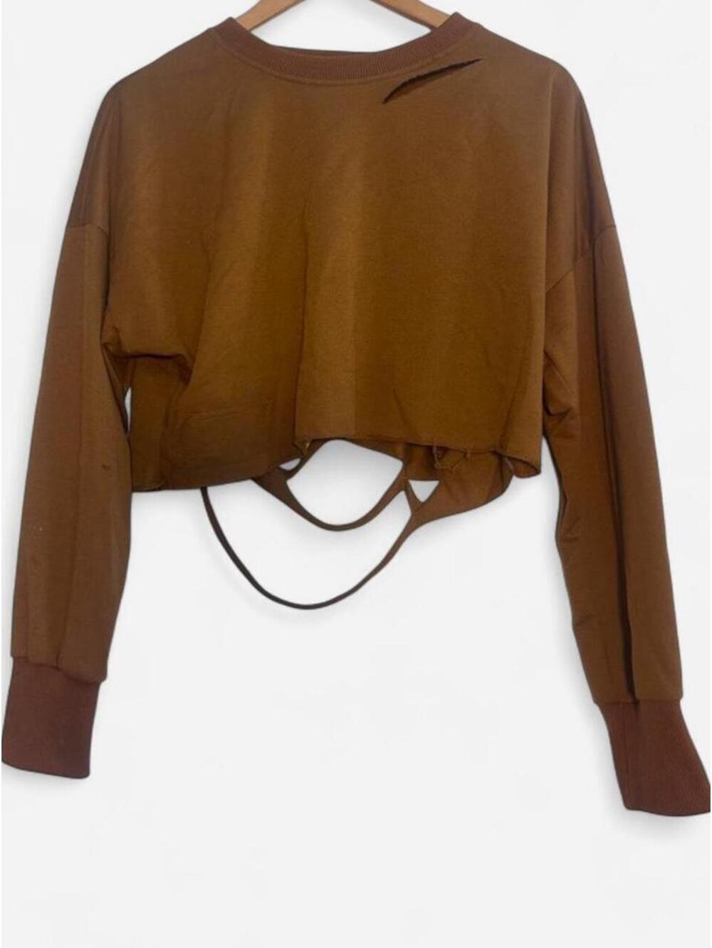 Brown cropped sweatshirt with cutout detail #cropped #cutout #y2k